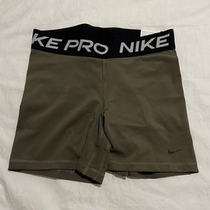 Nike Pro Shorts 5”
